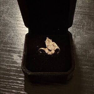 Silver ring women’s size 8 multiple stones